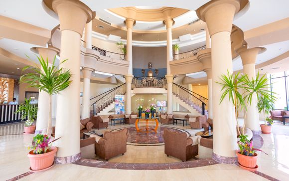 Parrotel Aqua Park Resort 4*