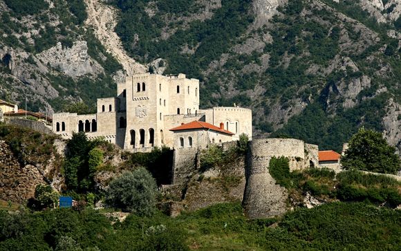 Giorno 5: Escursione a Berat e al Canyon di Sineci (giornata intera)