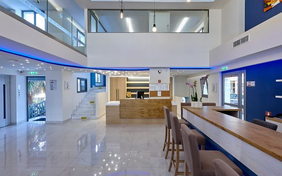 Pollis Hotel 4*