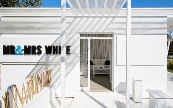 Mr & Mrs White Corfu