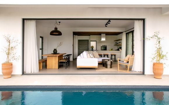 Lora Pearl Luxury Villa 4*