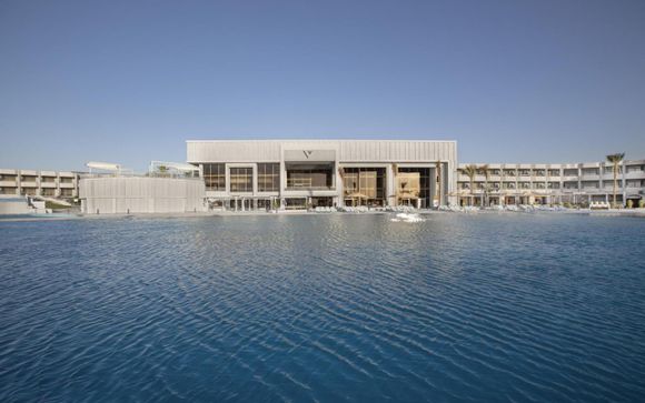 V Hotel 5*