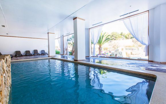 Fergus Style Cala Blanca Suites 4*