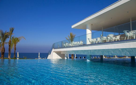 Il King Evelthon Beach Hotel and Resort 5*