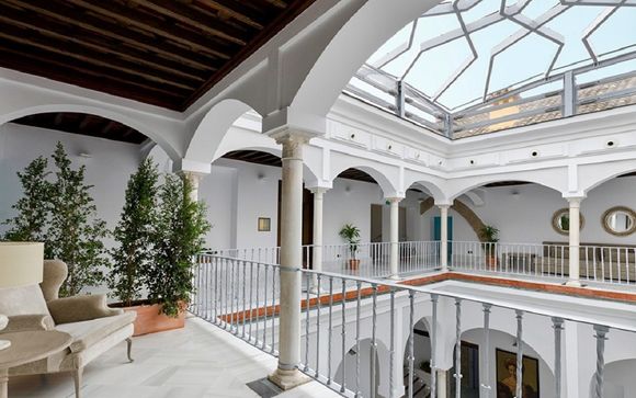 Fascino andaluso in antico palazzo del 500 nel centro storico