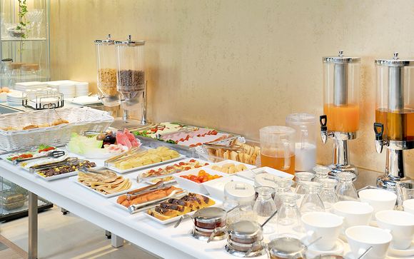 Polyastron Place Hotel 4*