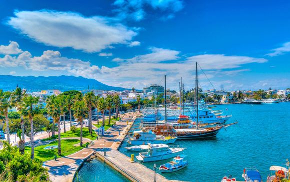 Blue Lagoon City Hotel 4*