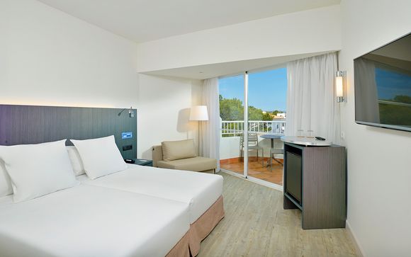Sol House Ibiza 4*