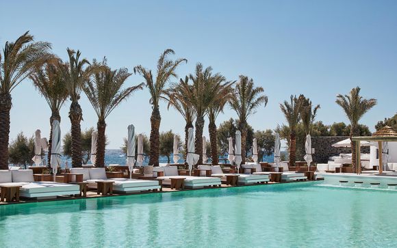Nikki Beach Santorini 5*