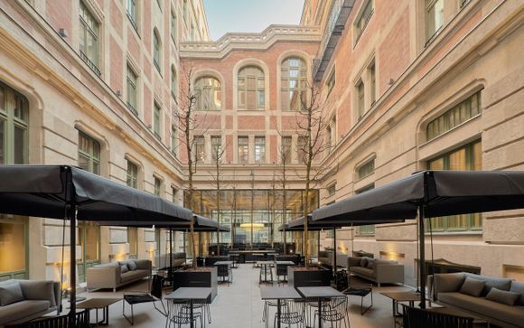 Kozmo Hotel Suites & Spa 5*