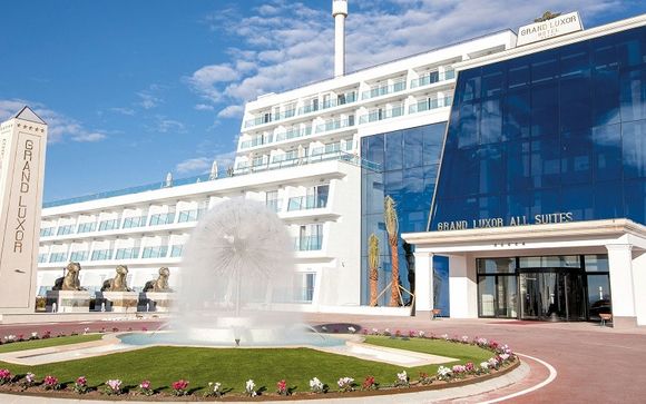 Grand Luxor Hotel 4*