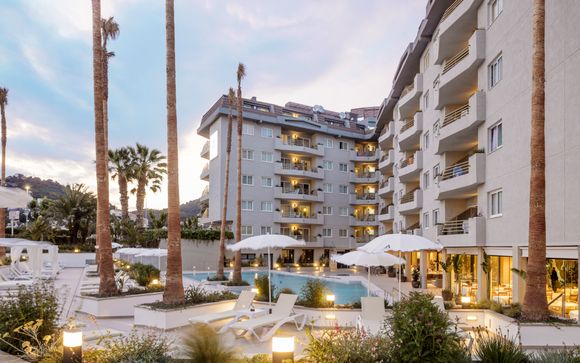 AQUA Hotel Montagut Suites 4*