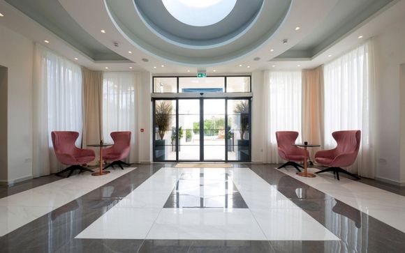 Urban Valley Resort & Spa 4*