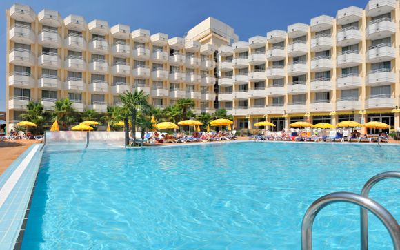 Hotel GHT Oasis Tossa & Spa 4*
