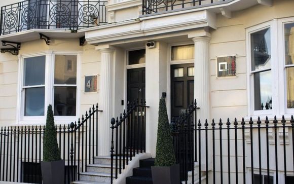 The Square Townhouse 4*