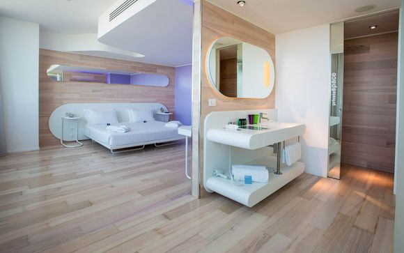 Stylish Urban-Style Hotel in the Financial District