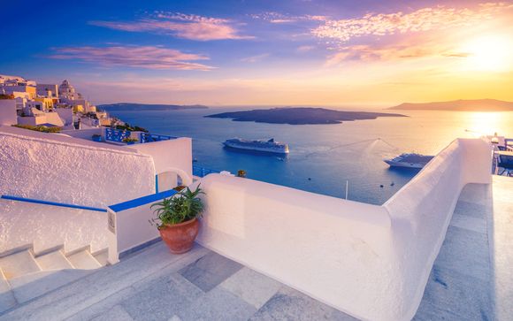 Magnificent Views & Chic Design in Iconic Location
