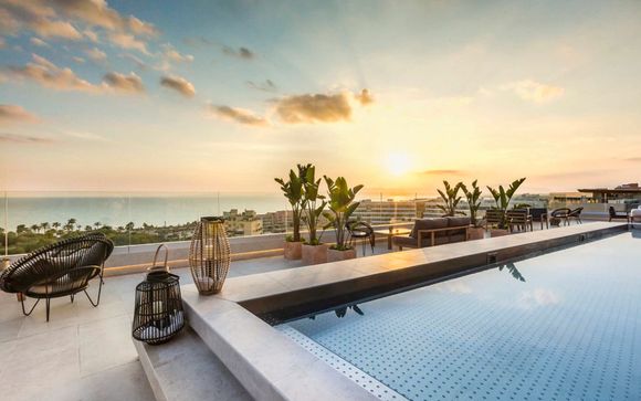 Interior Gardens & Exclusive Roof Terrace on the Beachfront