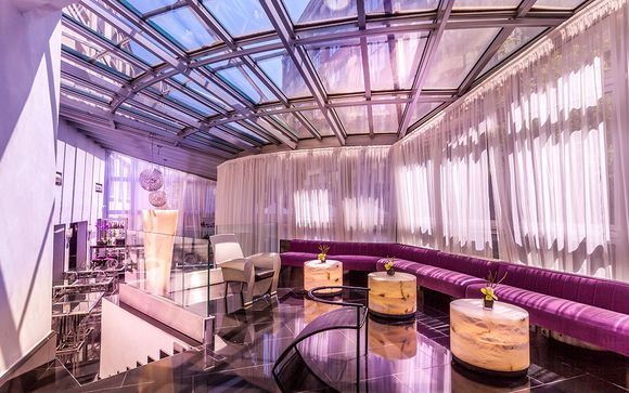 Romantic Parisian Break in a Fashionable District