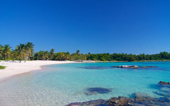 Lush Jungle & Idyllic Beaches