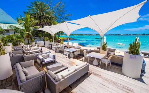 Sophisticated Beachside Boutique with Bay Views