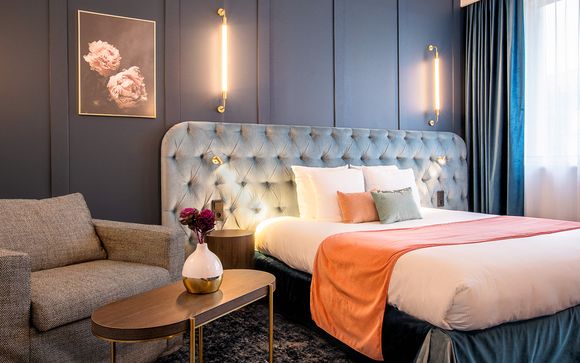 Vibrant Hotel near The Champs-Élysées
