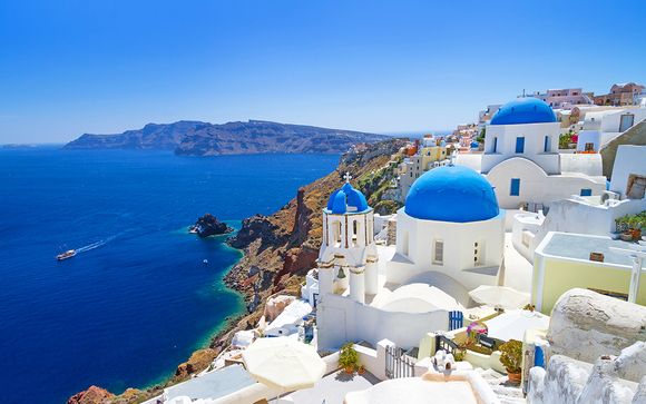 Luna Santorini Suites