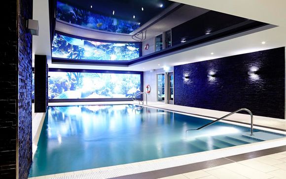 Novotel London Brentford 4* with River Cruise